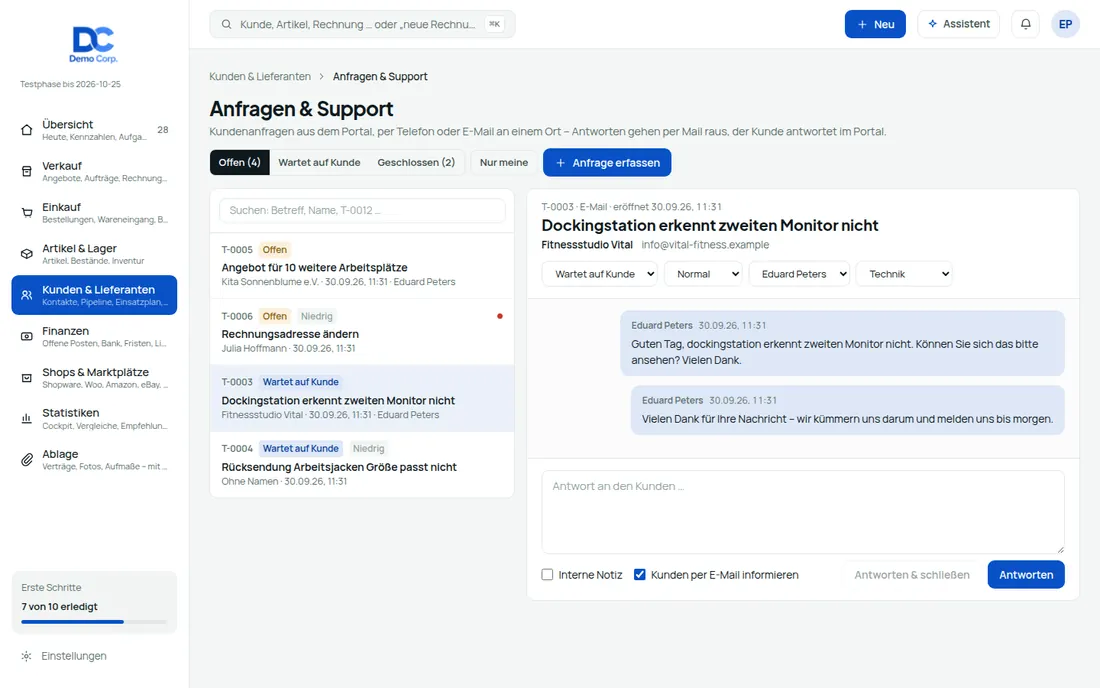 Anfragen & Support: Kundenanfragen an einem Ort – Antwort per Mail, Rückfrage im Portal – Bildschirm aus der Demo
